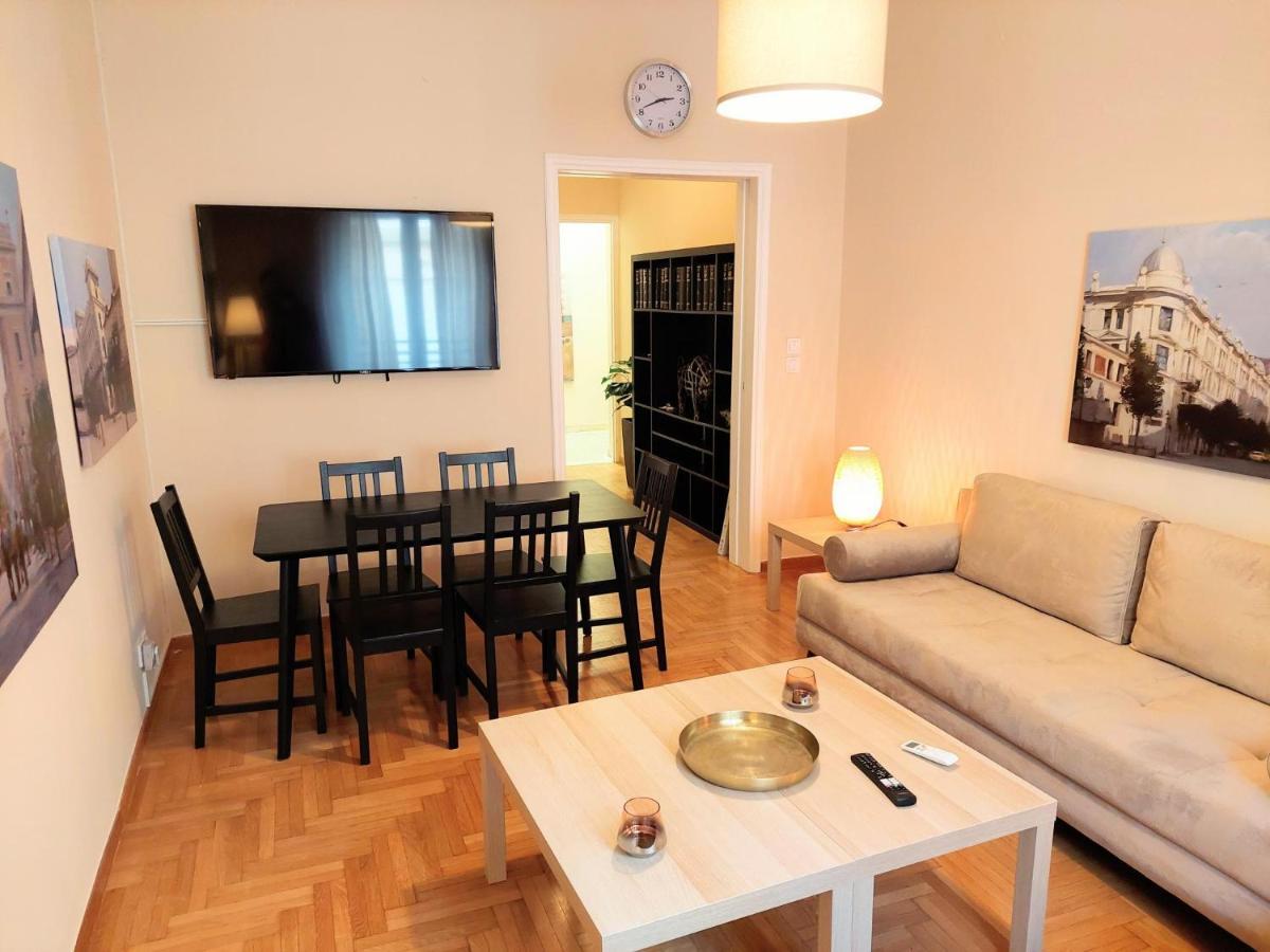 Grand Apartment In Parliament Square Афины Экстерьер фото